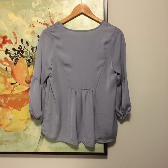 Vince Camuto Lavender Ruffled Poet Blouse - Picture 3 of 11
